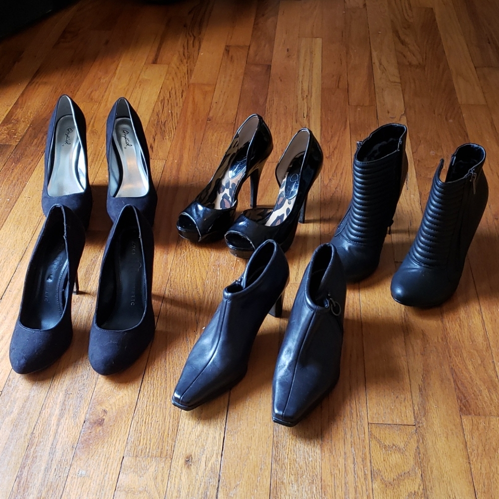 💢SOLD💢5 pair of black heels.